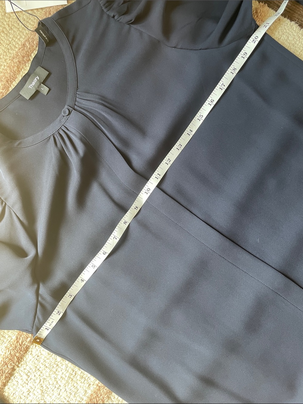 NWT Theory Silk Navy Button-Front Puff-Sleeve Ruched Blouse Size Large - Picture 9 of 10